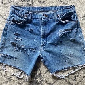 Wrangler Shorts men’s 36 women’s 8 / 10